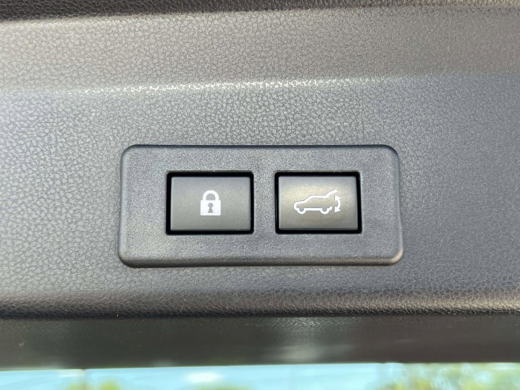 Used 2023 Subaru Ascent Onyx Edition AWD/4WD image 14