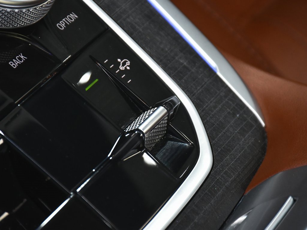 Used 2024 BMW ALPINA XB7 image 63