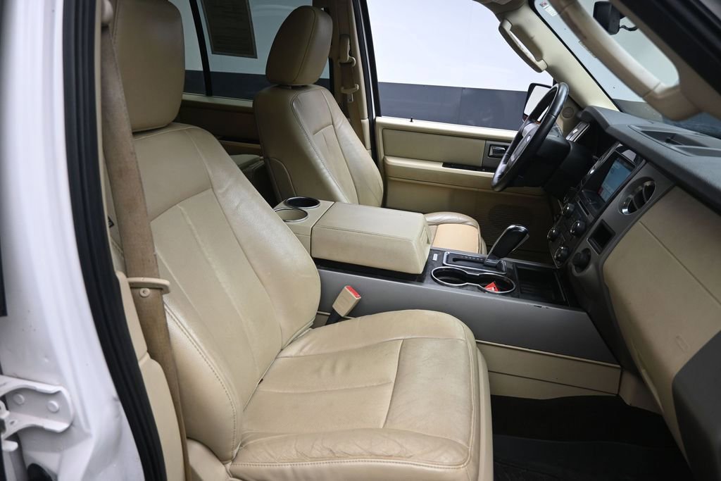 Used 2016 Ford Expedition EL Limited w/ Equipment Group 301A RWD image 29