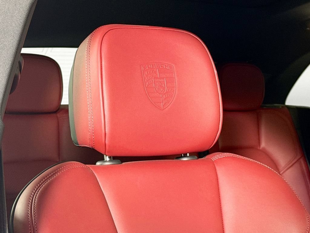 Certified 2023 Porsche Macan Turbo AWD/4WD image 23