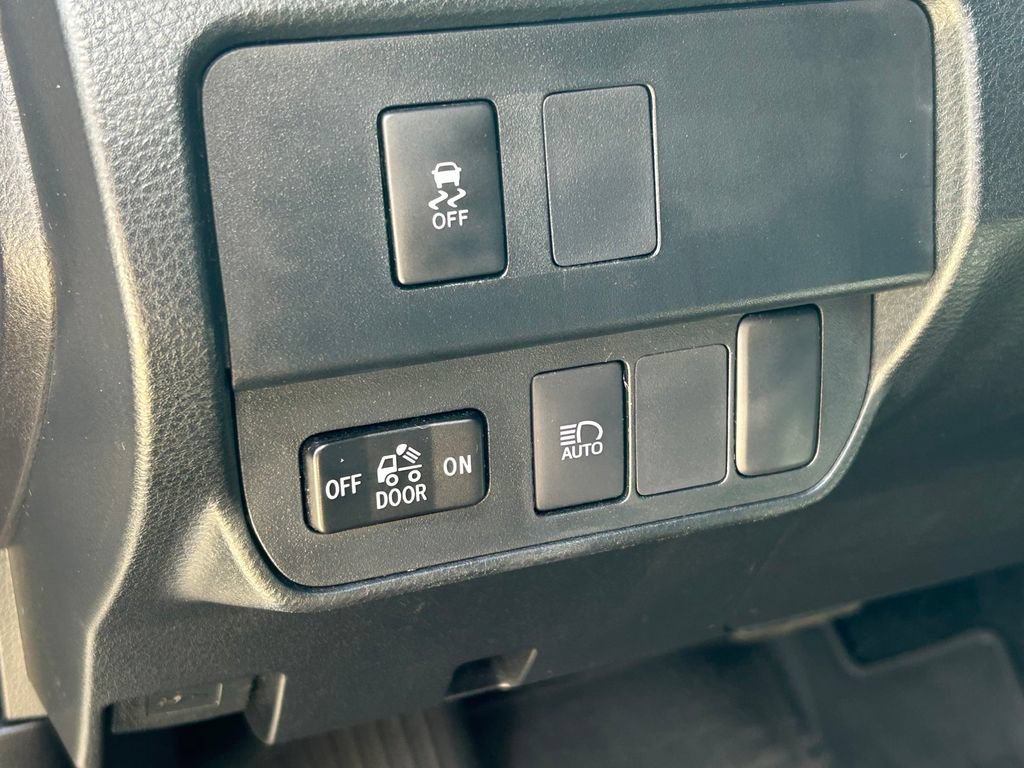 Used 2023 Toyota Tacoma SR AWD/4WD image 24