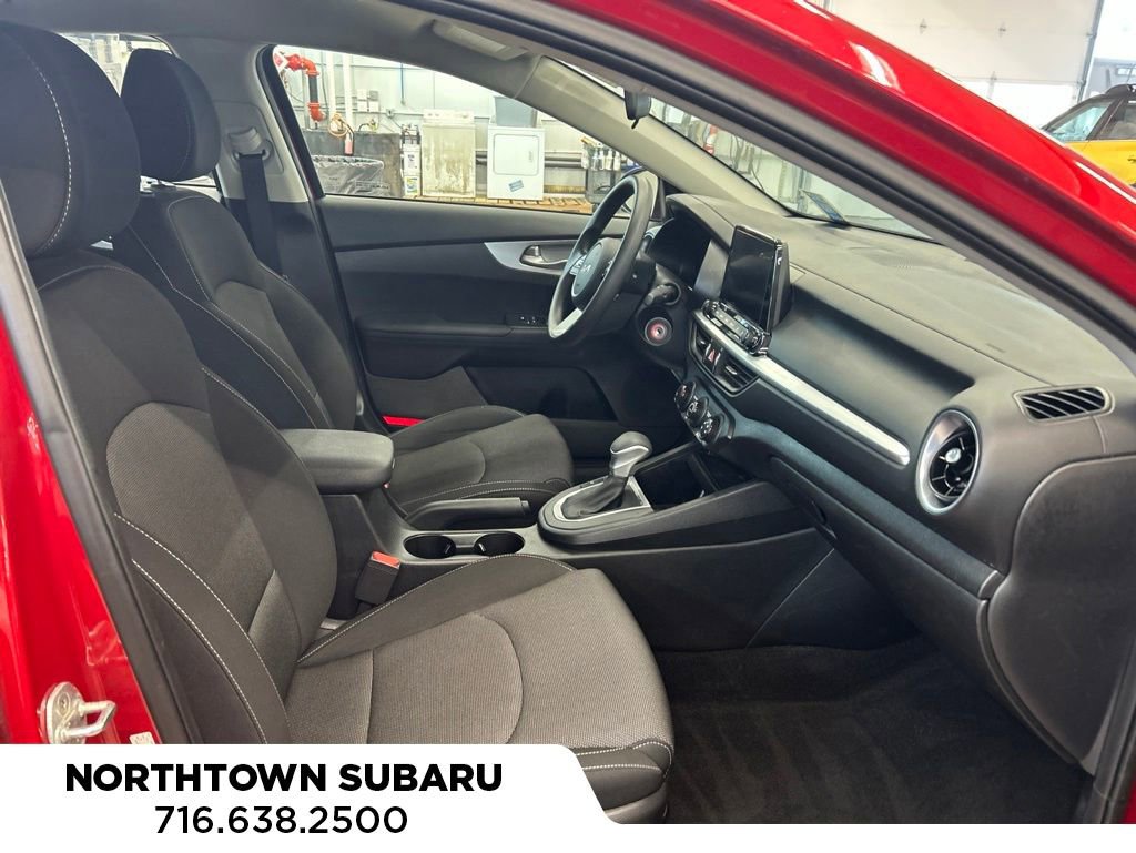 Used 2023 Kia Forte LXS FWD image 4