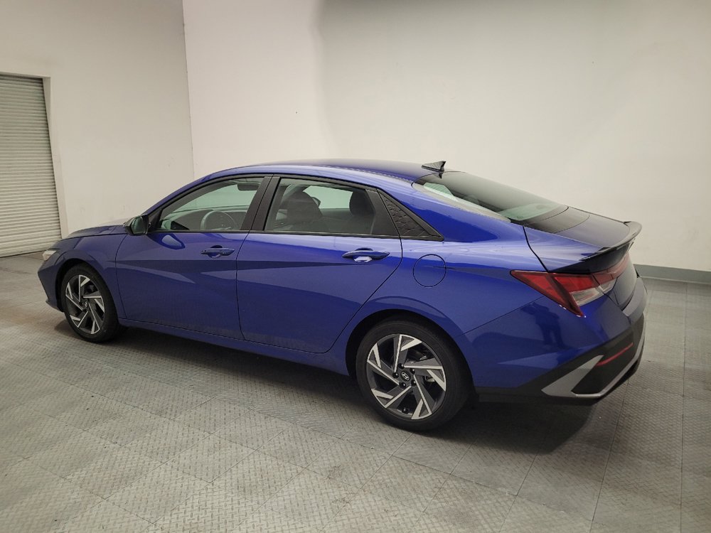Used 2025 Hyundai Elantra Sport FWD image 3