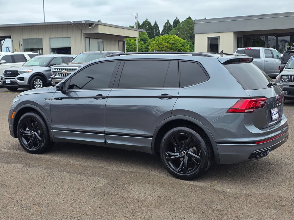 Used 2024 Volkswagen Tiguan SE R-Line FWD image 32