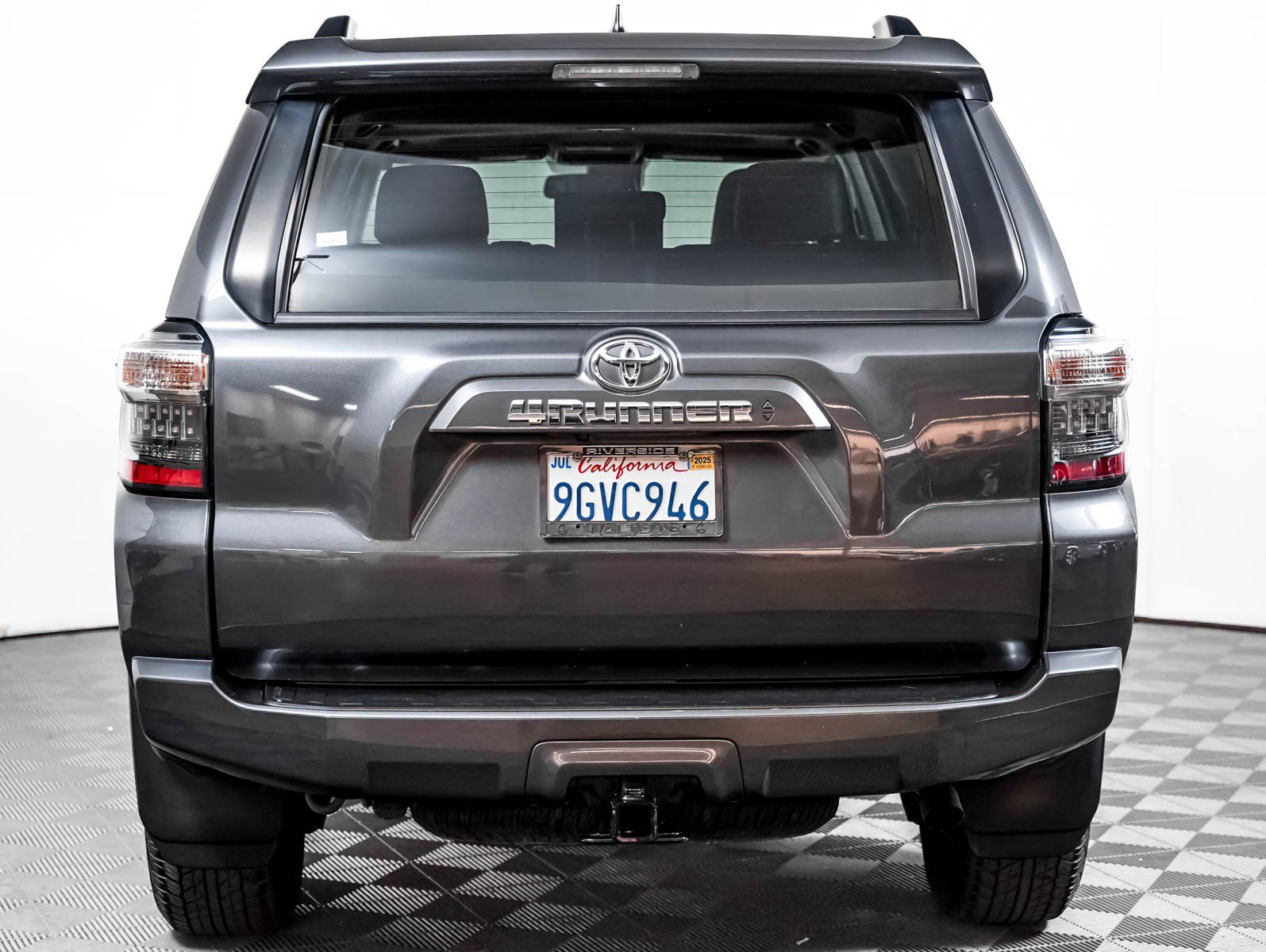 Used 2023 Toyota 4Runner SR5 Premium w/ Moonroof Package RWD image 10