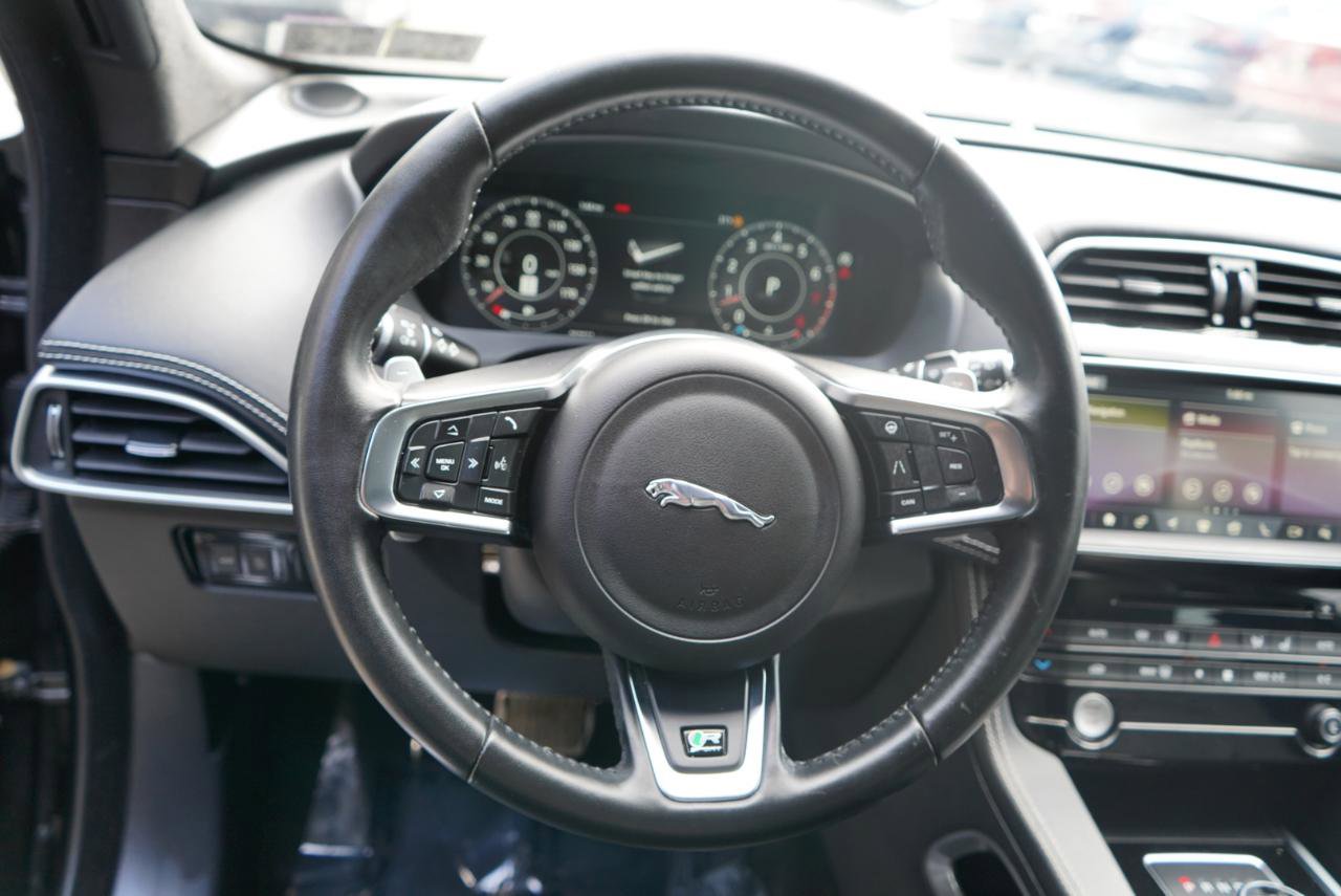 Used 2019 Jaguar F-PACE R-Sport image 34