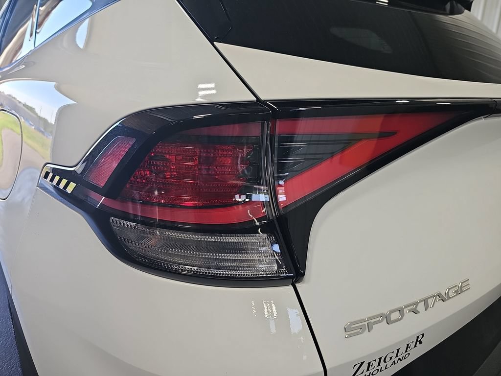 Certified 2023 Kia Sportage X-Line AWD/4WD image 34