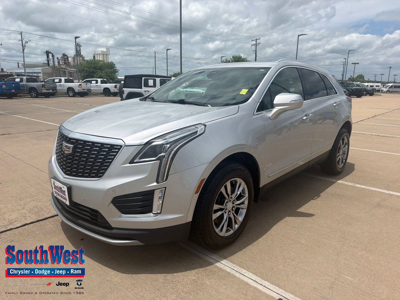 Used 2020 Cadillac XT5 Premium Luxury FWD image 1