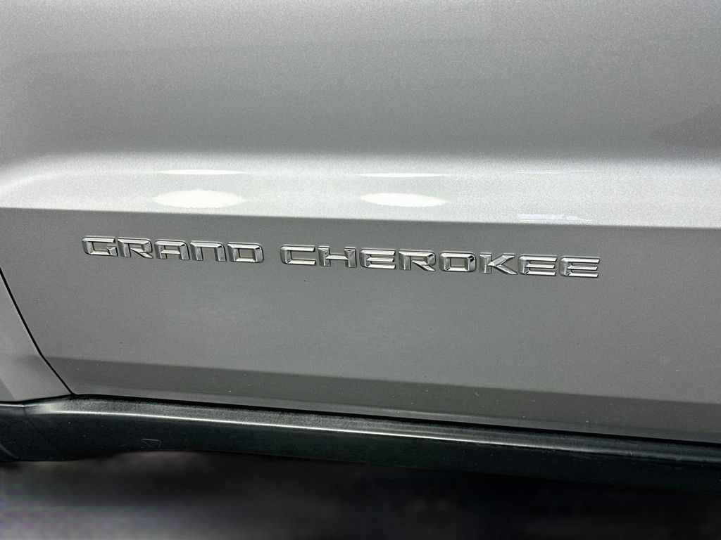 Used 2015 Jeep Grand Cherokee Limited RWD image 29
