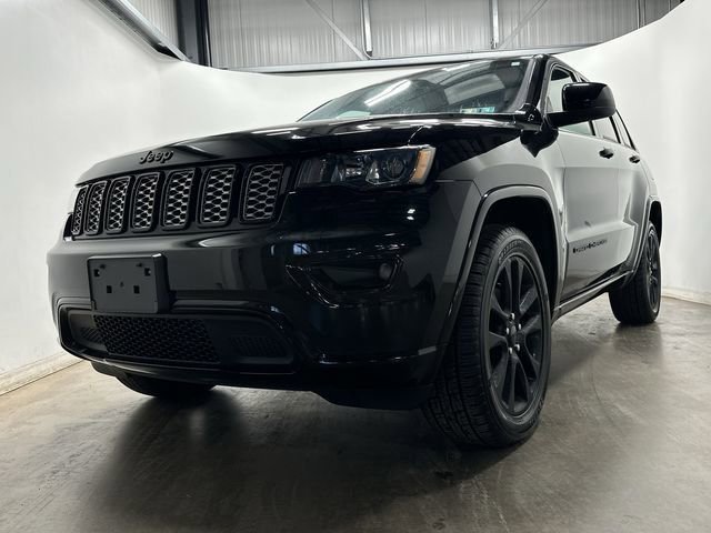Used 2020 Jeep Grand Cherokee Altitude image 30