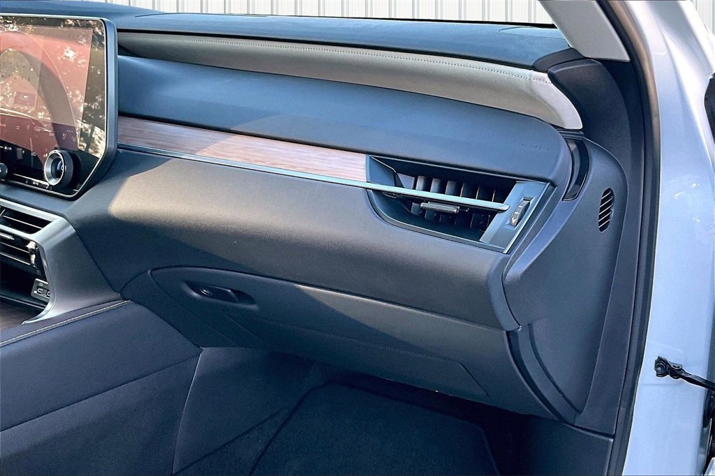 Used 2024 Lexus RX 450h AWD w/ Luxury Package image 12