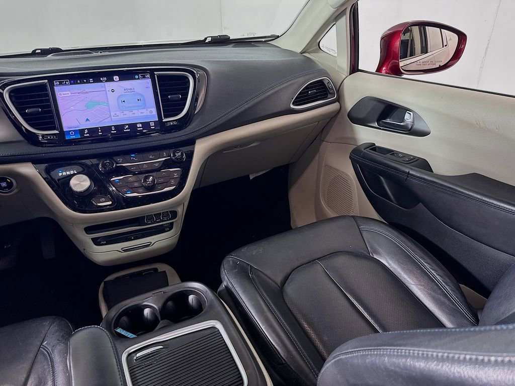 Used 2021 Chrysler Pacifica Touring-L w/ Uconnect Theater Family Group image 23