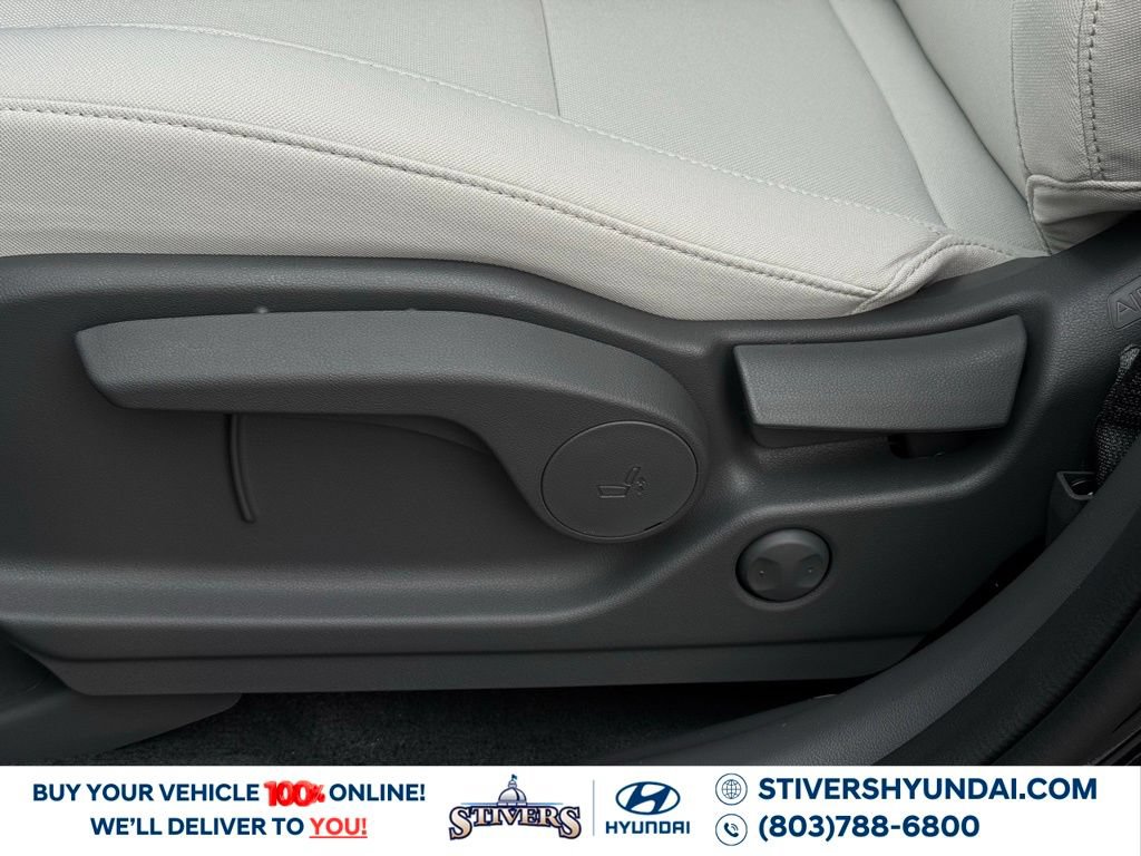 Used 2026 Hyundai Santa Fe SE FWD image 25