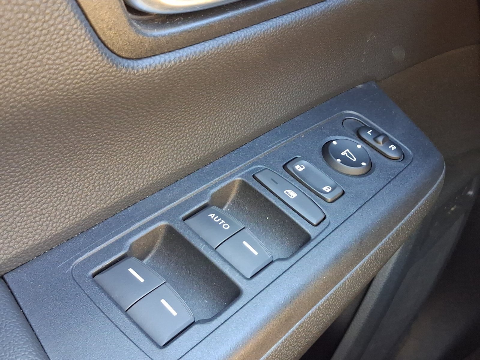 Used 2024 Honda CR-V LX image 13