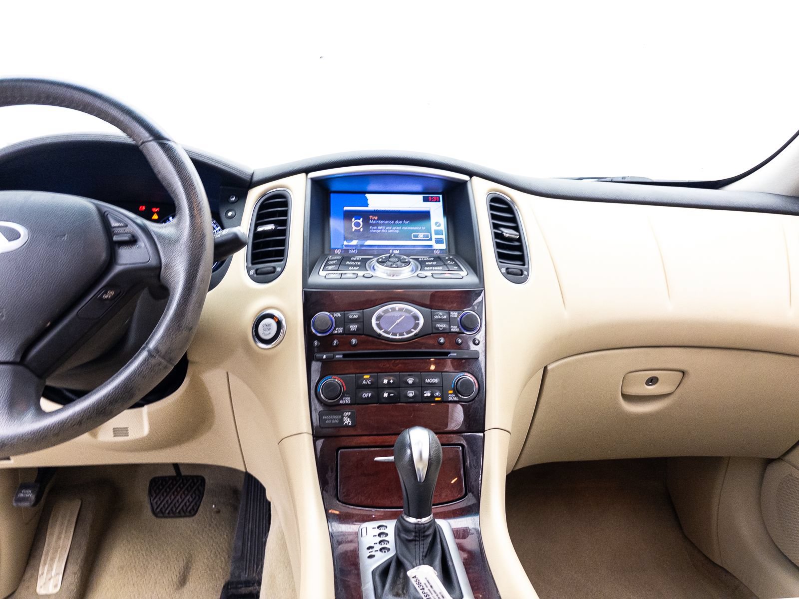 Used 2017 INFINITI QX50 2WD w/ Deluxe Touring Package image 8