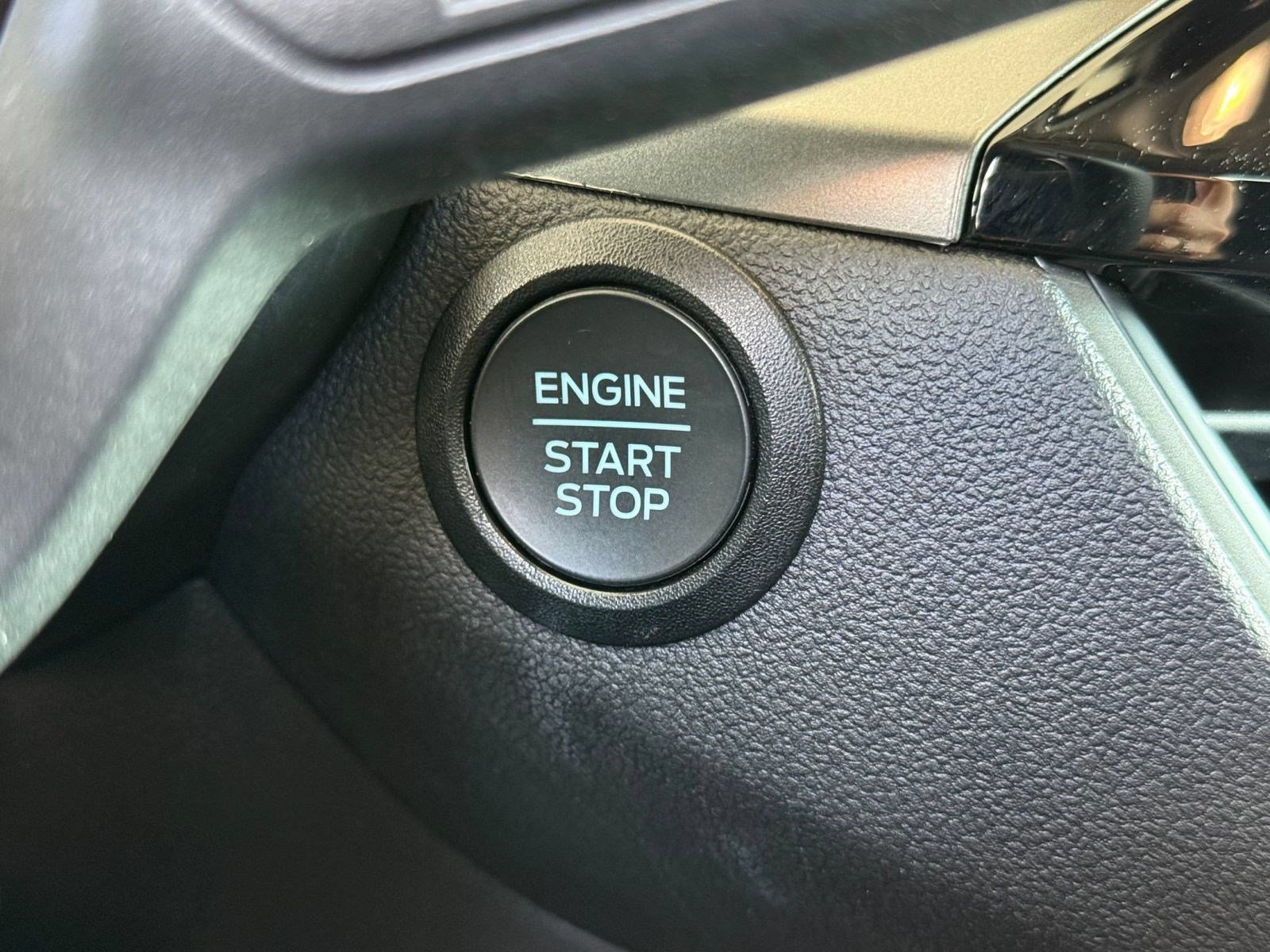 Certified 2025 Ford Escape Active FWD image 19