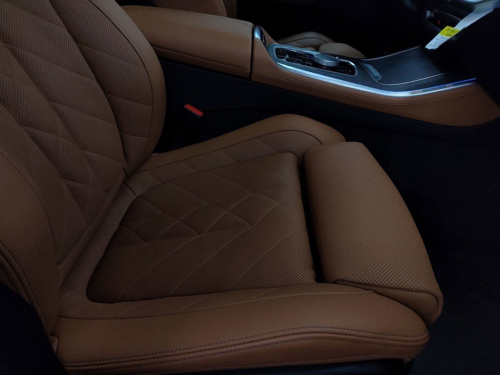 Used 2025 BMW X5 xDrive50e w/ Parking Assistance Package image 27