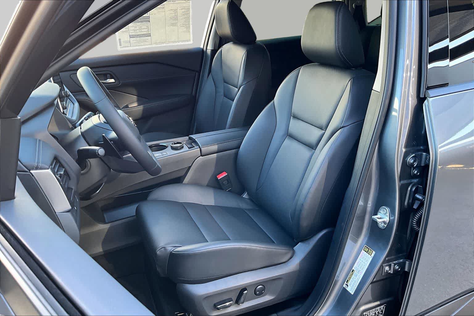 New 2026 Nissan Rogue Dark Armor AWD/4WD image 9