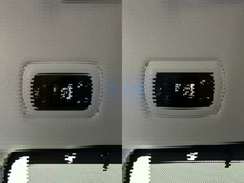 Used 2017 Chrysler Pacifica Touring-L image 25