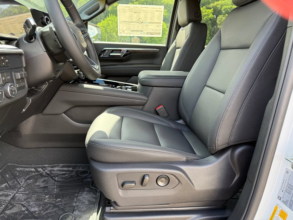New 2026 Chevrolet Suburban LT w/ Comfort Package AWD/4WD image 22