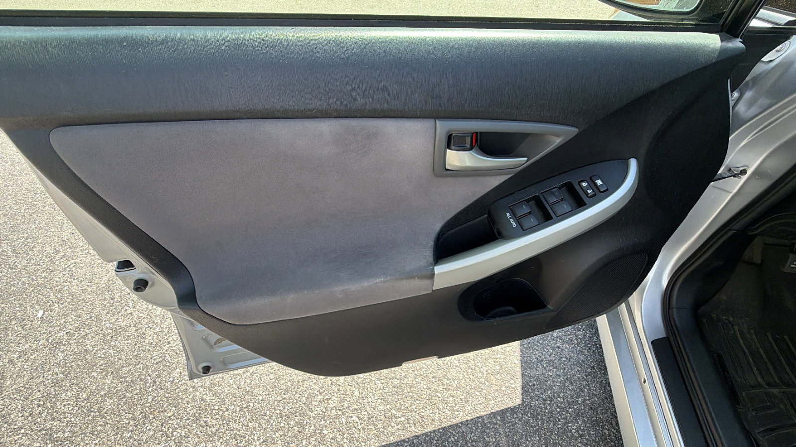 Used 2014 Toyota Prius Two FWD image 14