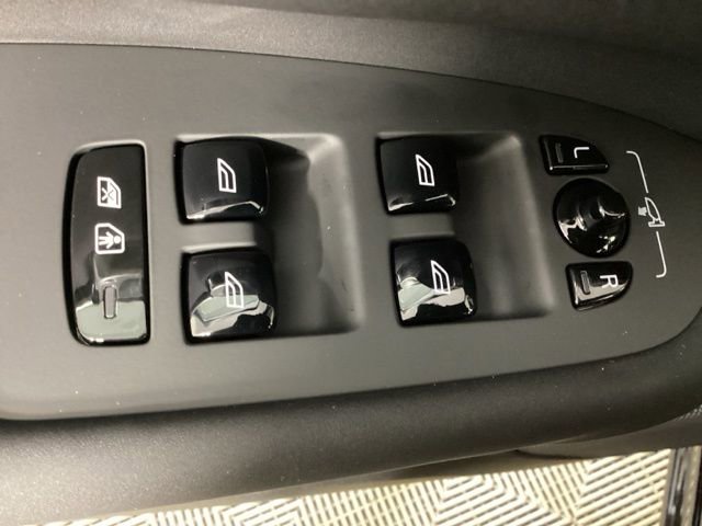 New 2026 Volvo XC90 B6 Ultra w/ Protection Package image 18