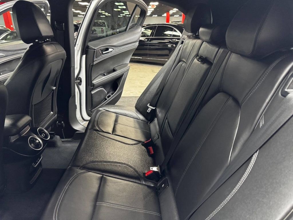 Used 2023 Alfa Romeo Stelvio Sprint image 42