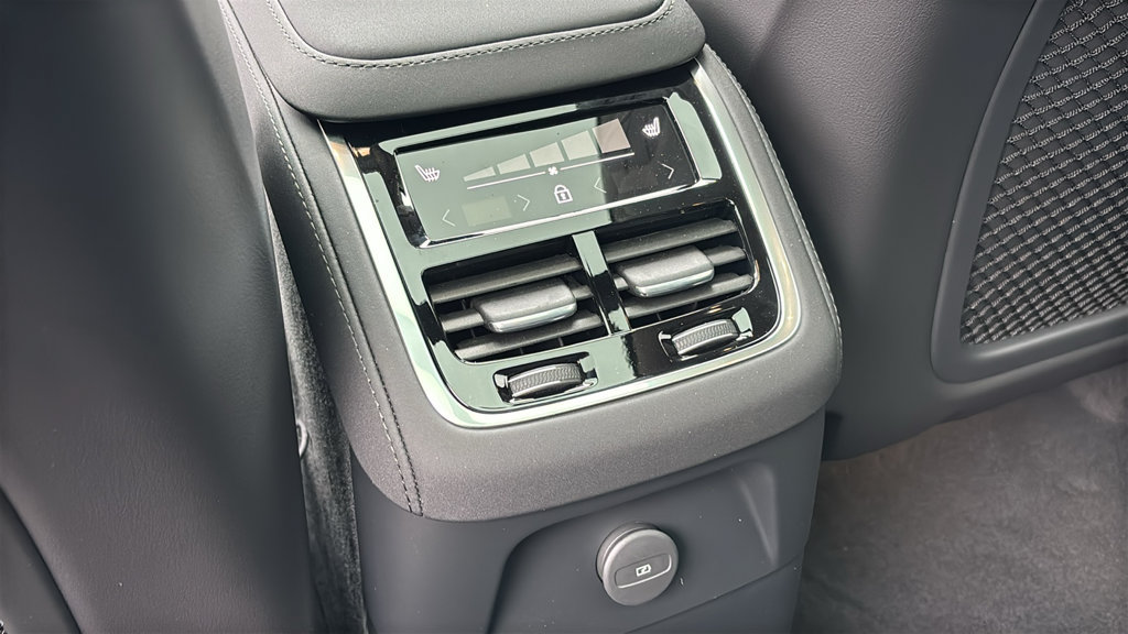 New 2027 Volvo XC90 T8 Ultra AWD/4WD image 9