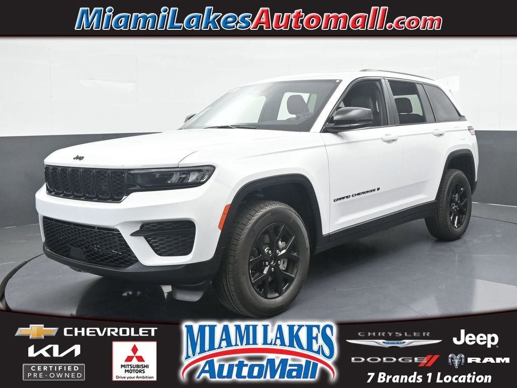 Used 2025 Jeep Grand Cherokee Altitude image 1