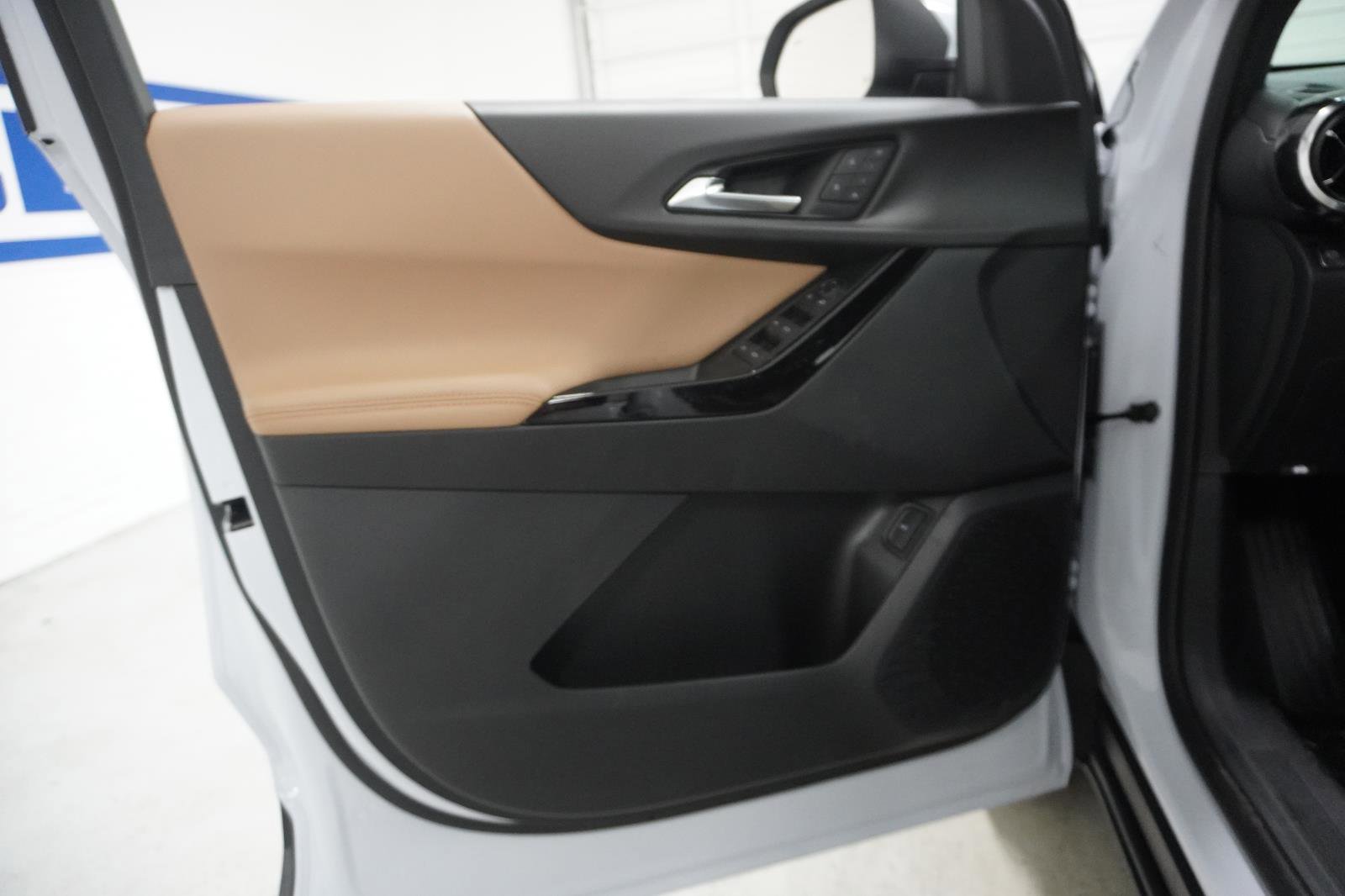 New 2026 Chevrolet Equinox ACTIV w/ Convenience Package III image 13