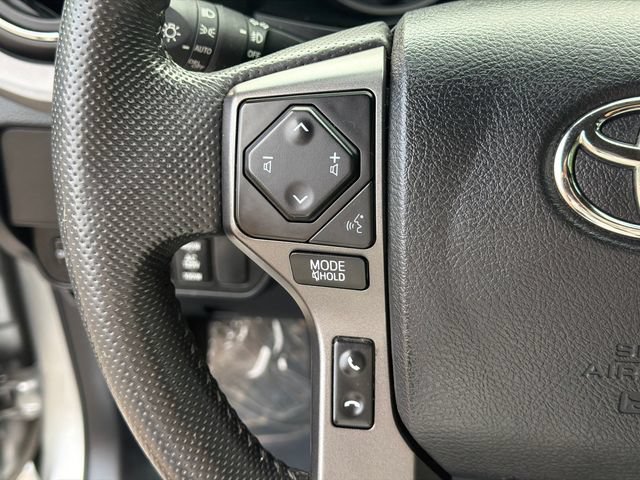 Used 2022 Toyota Tacoma TRD Off-Road w/ Technology Package AWD/4WD image 26