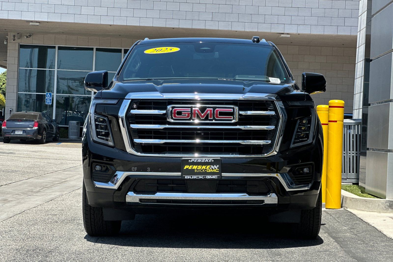 Used 2025 GMC Yukon XL Elevation RWD image 9
