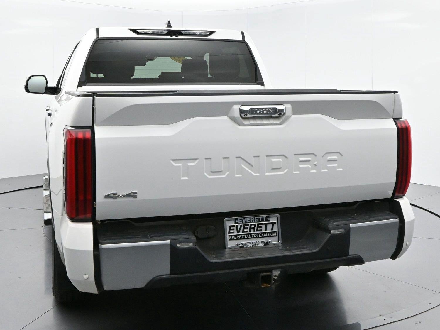 Used 2023 Toyota Tundra Limited AWD/4WD image 6