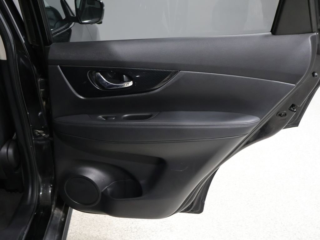 Used 2017 Nissan Rogue SL image 21