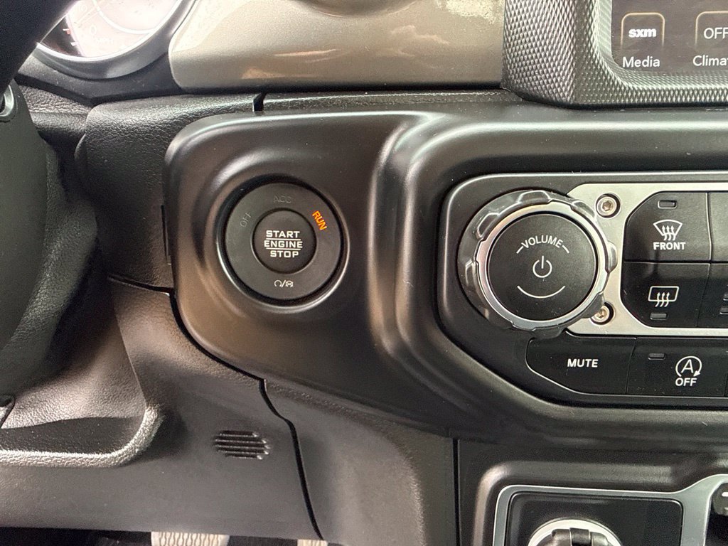 Certified 2022 Jeep Gladiator Overland w/ LED Lighting Group AWD/4WD image 16