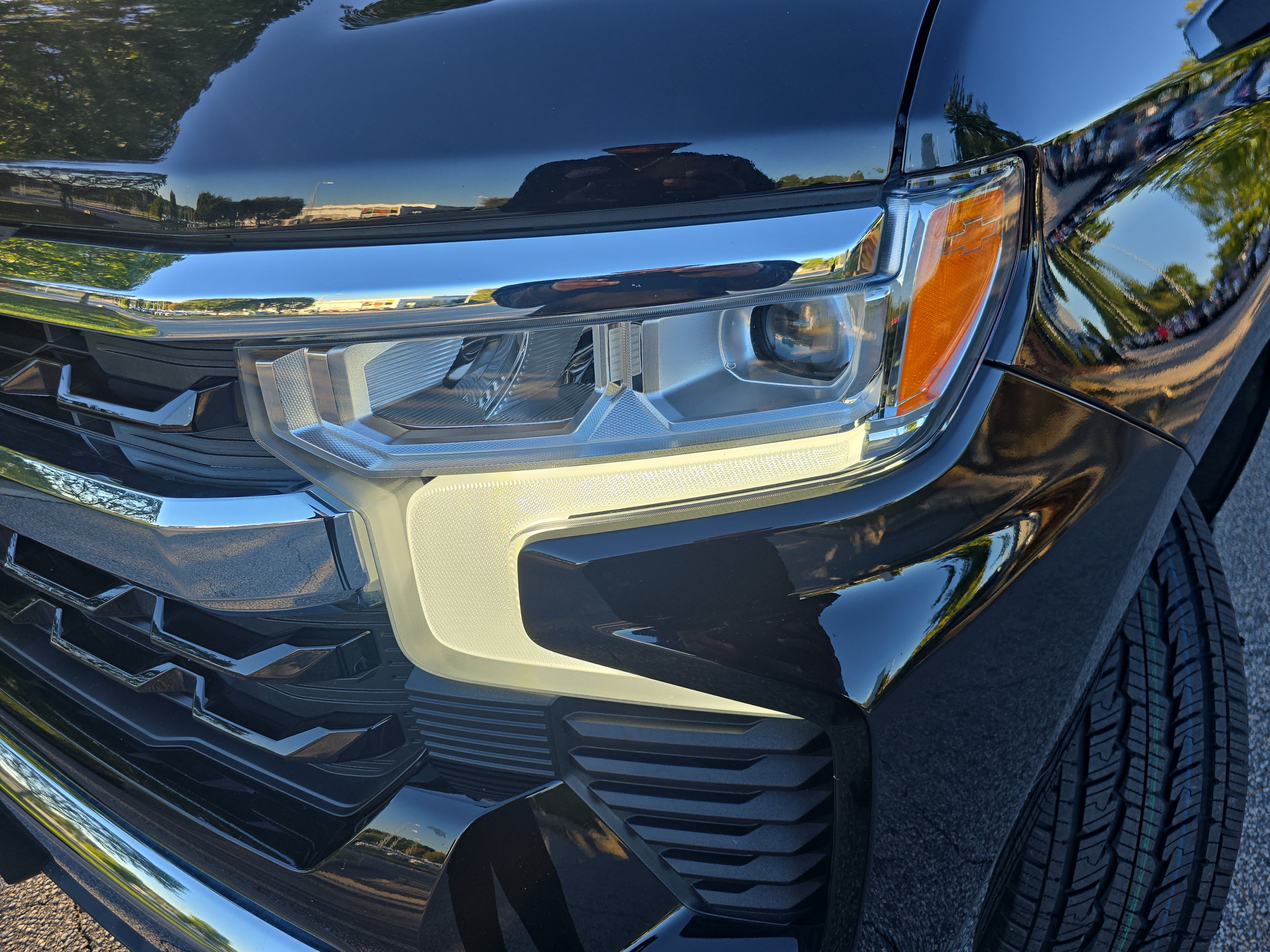 Used 2025 Chevrolet Silverado 1500 LT RWD image 28