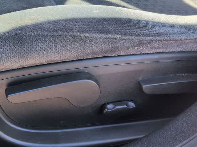 Used 2011 Chevrolet Impala LT FWD image 17
