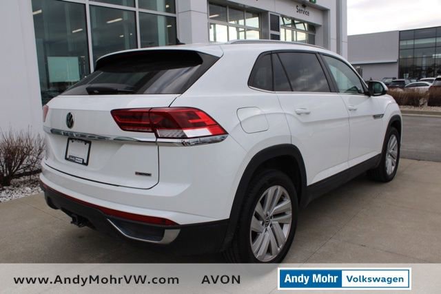 Used 2020 Volkswagen Atlas Cross Sport SE w/ Towing Package image 8
