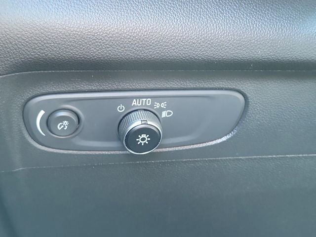 Used 2023 Buick Envision Essence FWD image 31