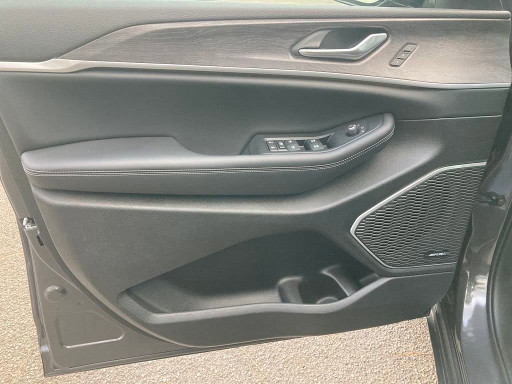 New 2024 Jeep Grand Cherokee Limited 4xe w/ Luxury Tech Group II image 25