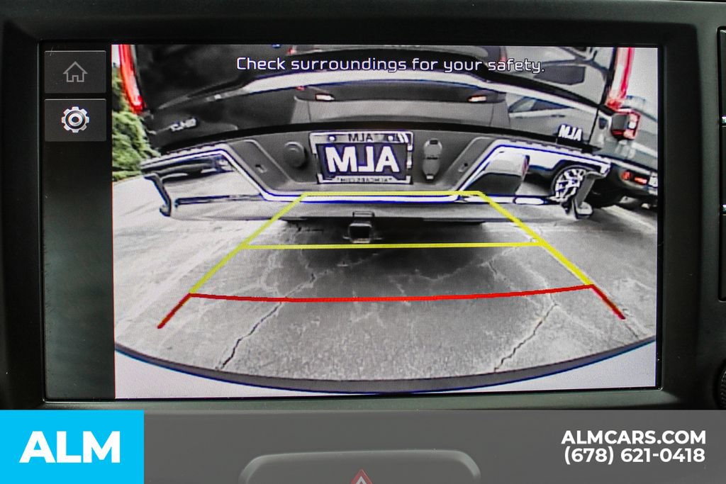 Used 2025 Kia Soul LX w/ LX Technology Package FWD image 32