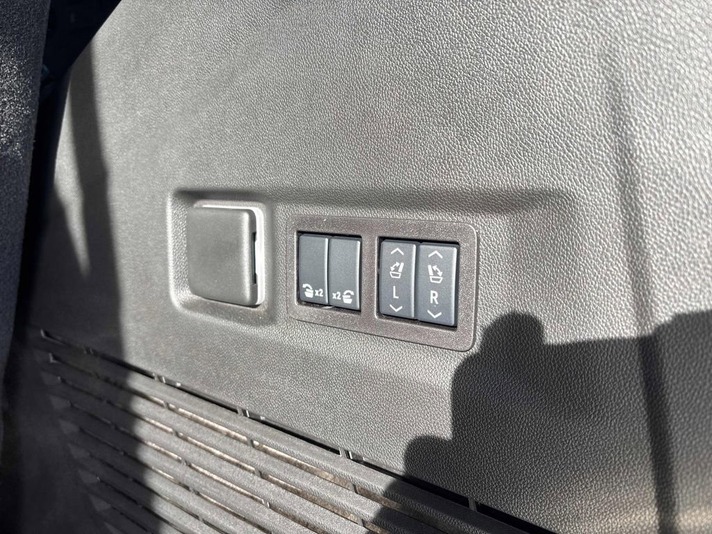 Used 2026 Chevrolet Tahoe Premier image 34