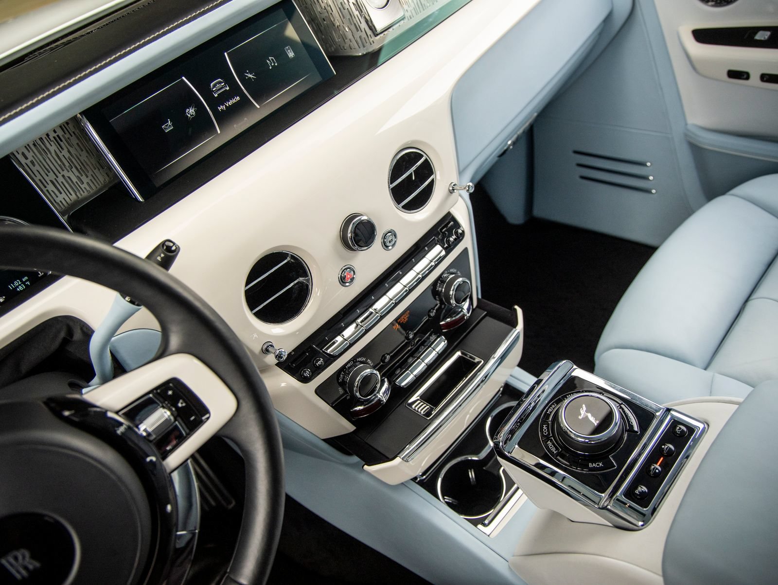 Used 2023 Rolls-Royce Phantom Extended Wheelbase w/ Leather Finishing Pack RWD image 48