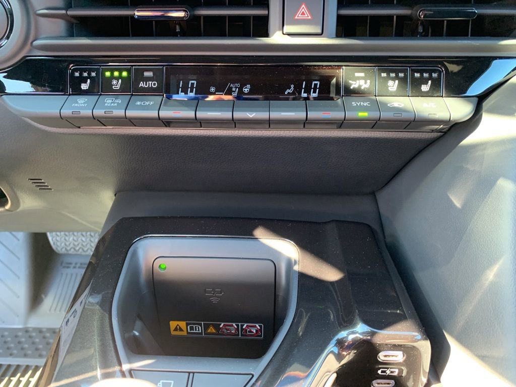 New 2025 Toyota Crown Signia image 22