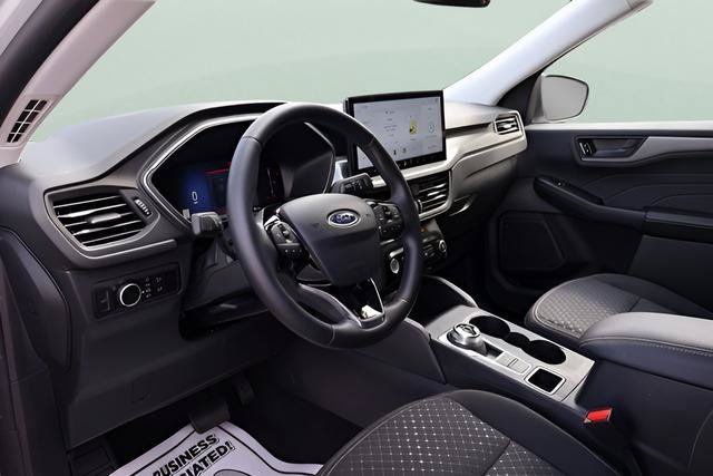 Used 2025 Ford Escape Active w/ Tech Pack #1 AWD/4WD image 11