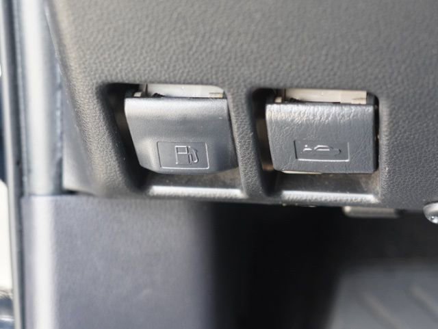 Used 2019 Toyota RAV4 XLE w/ Convenience Package FWD image 20