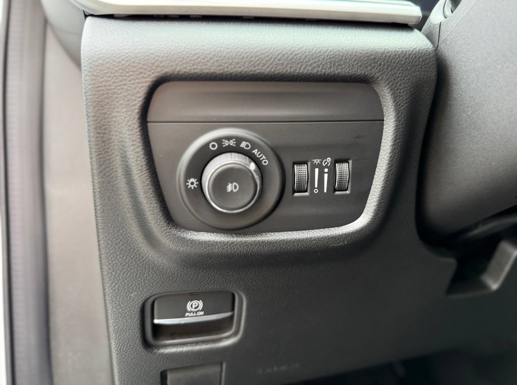 Used 2026 Jeep Grand Cherokee Limited w/ Limited Altitude Package AWD/4WD image 21