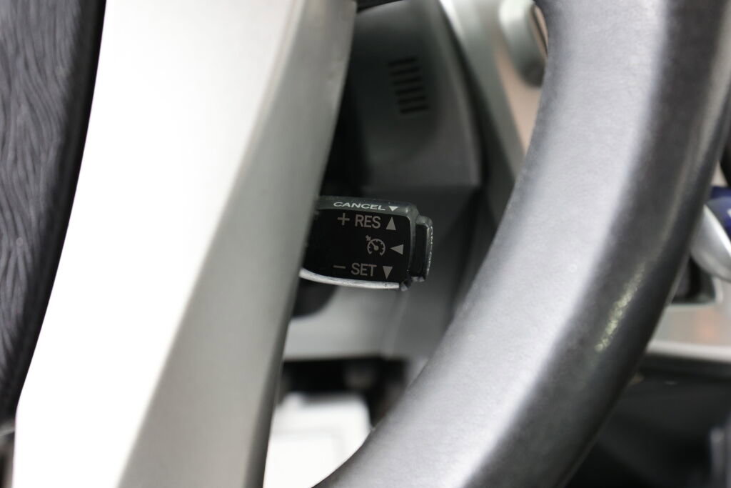 Used 2014 Toyota Prius V Two image 28