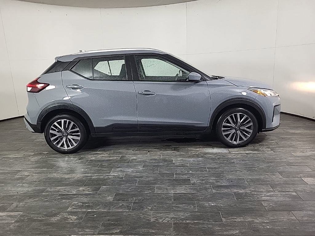 Used 2024 Nissan Kicks SV image 4