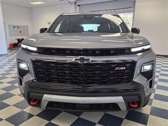 Used 2025 Chevrolet Traverse Z71 w/ Driver Confidence Package image 2